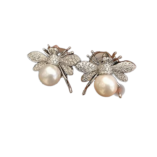 Pearl fly earring