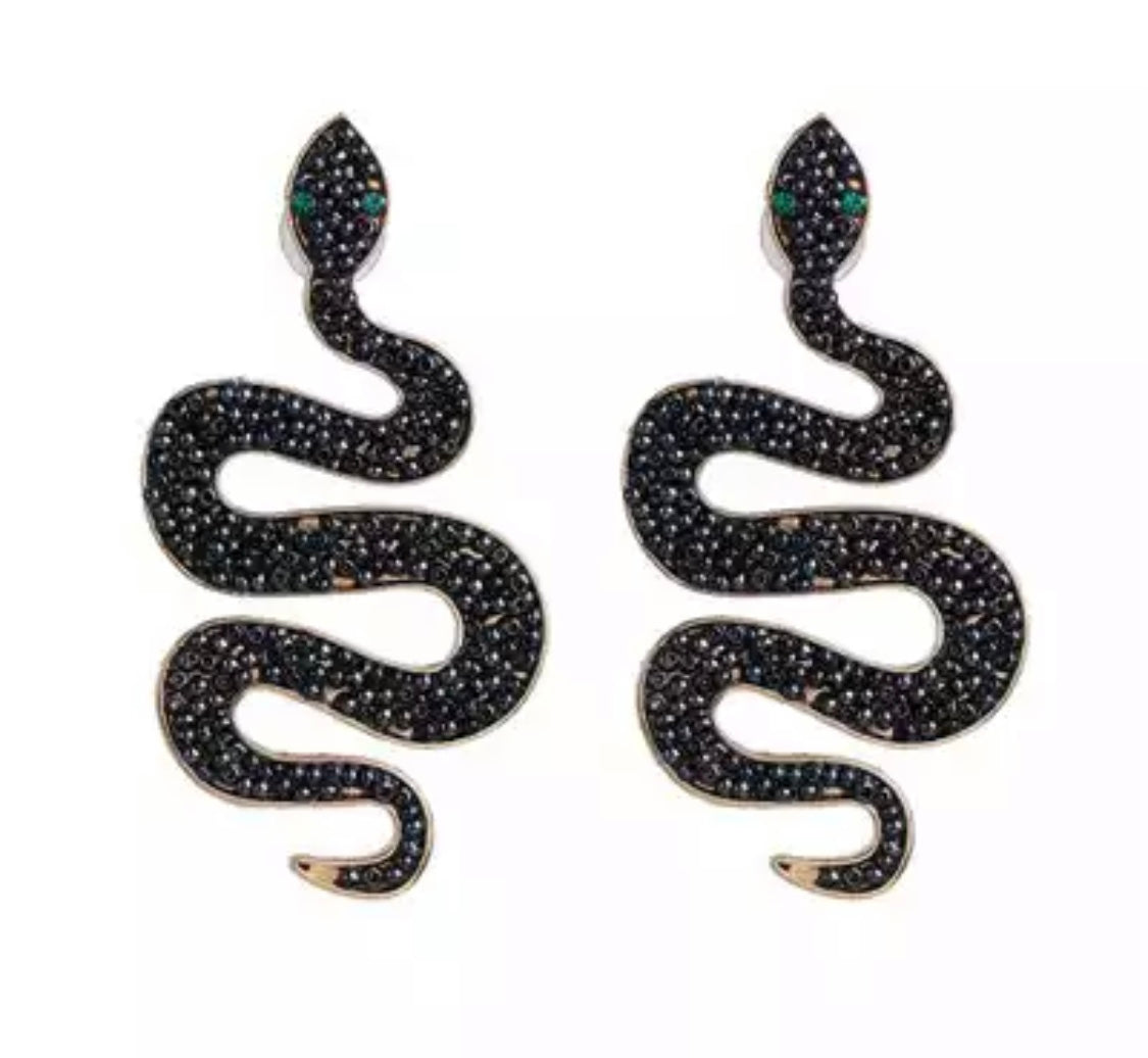 Black big earrings